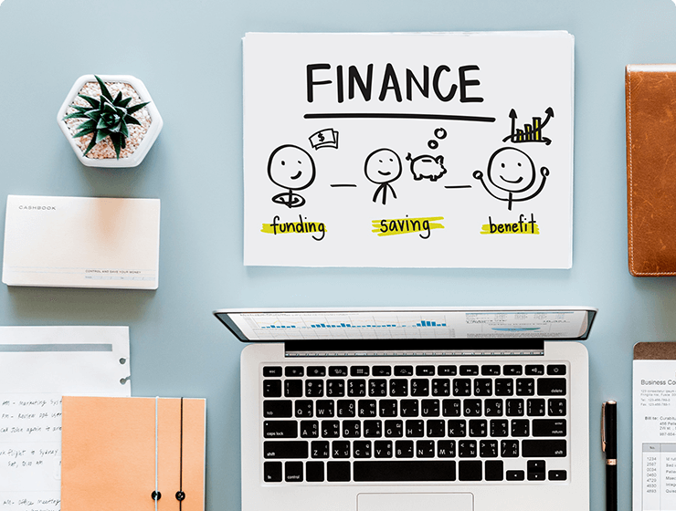 Geleneksel muhasebe tekniklerinin hala bir çok şirkette kullanıldığı, e-fatura yerine kağıt fatura, banka havalesi yerine çek gönderildiği bir gerçek. Neyse ki online muhasebe yazılımları teknolojiyle muhasebe sektörü arasındaki arayı kapatıyorlar. İleriye dair planlarında esnek ve ivedi değişikleri yapma ihtiyacı duyan şirketler ve küçük işletmeler mobil muhasebe yazılımıyla finansal durumlarını ve muhasebe verilerini istedikleri zaman istedikleri yerde değiştirebiliyorlar. Mobil muhasebe yazılımlarının faydalarına ve işinize yarattığı olumlu değişiklere gelin aşağıda bulunan başlıklar altında bir göz atalım. Üretim kapasitesini ve verimliliği artırır Mobil olarak kullanılabilen online muhasebe yazılımları, içeriğinde bulunan farklı özelliklerle üretim kapasitenizi ve verimliliğinizi artırmanıza yardımcı olur. Düzenli ödemeleriniz varsa bunu kolaylıkla otomatik bir hale getirebilir, her seferinde aynı işlemleri yapmaktan kurtulursunuz. Zamandan ve paradan tasarruf edersiniz. İstediğiniz yerde istediğiniz zaman çalış Mobil muhasebe sayesinde siz ve çalışanlarınız muhasebe kayıtlarına erişebilmek için ofiste olmak zorunda olmazsınız. Mobil muhasebe yazılımları size; telefonunuzdan, masaüstü bilgisayarınızdan ya da laptopunuzdan muhasebe bilgilerinize erişim olanağı sağlar. Çevre kirliliğini ve masrafları azaltın Tüm o kağıt faturalara, çeşitli ebatlardaki zarflara, pullara ve her çeşit kırtasiye masrafına güle güle diyebilirsiniz. Her şeyin elektronik ortamda yapılıyor olması demek masrafları azaltmak demek. Kırtasiye kalemlerinin aylık masraf listesinde çıktığını gördüğünüzde kendinizi bir kuş gibi hafiflemiş hissedeceksiniz. Masraflardan kurtulmanın yanı sıra artık çek, fatura veya makbuz kaybetmekten endişe duymanıza gerek kalmayacak. Çevreci bir işletme olmak da şirketinizin olumlu itibarına katkı yapacak. Teknolojiye kendinizi alıştırın Online Muhasebe yazılımlarını kullanmak, sizin ve diğer çalışanlarınızın teknolojik gelişmelere karşı daha ilgili ve aşina olmasını sağlayacak. Sürekli değişen ve yenilenen iş dünyasında avantajlı pozisyonda kalmak istiyorsanız online muhasebe yazılımları sizi bekliyor. Rakiplerinizin gerisinde kalmayın. Bizim Hesap gibi piyasanın en uygun fiyatlı ve kolay kullanılan online muhasebe yazılımıyla fırsatlardan yararlanmaya başlayın.